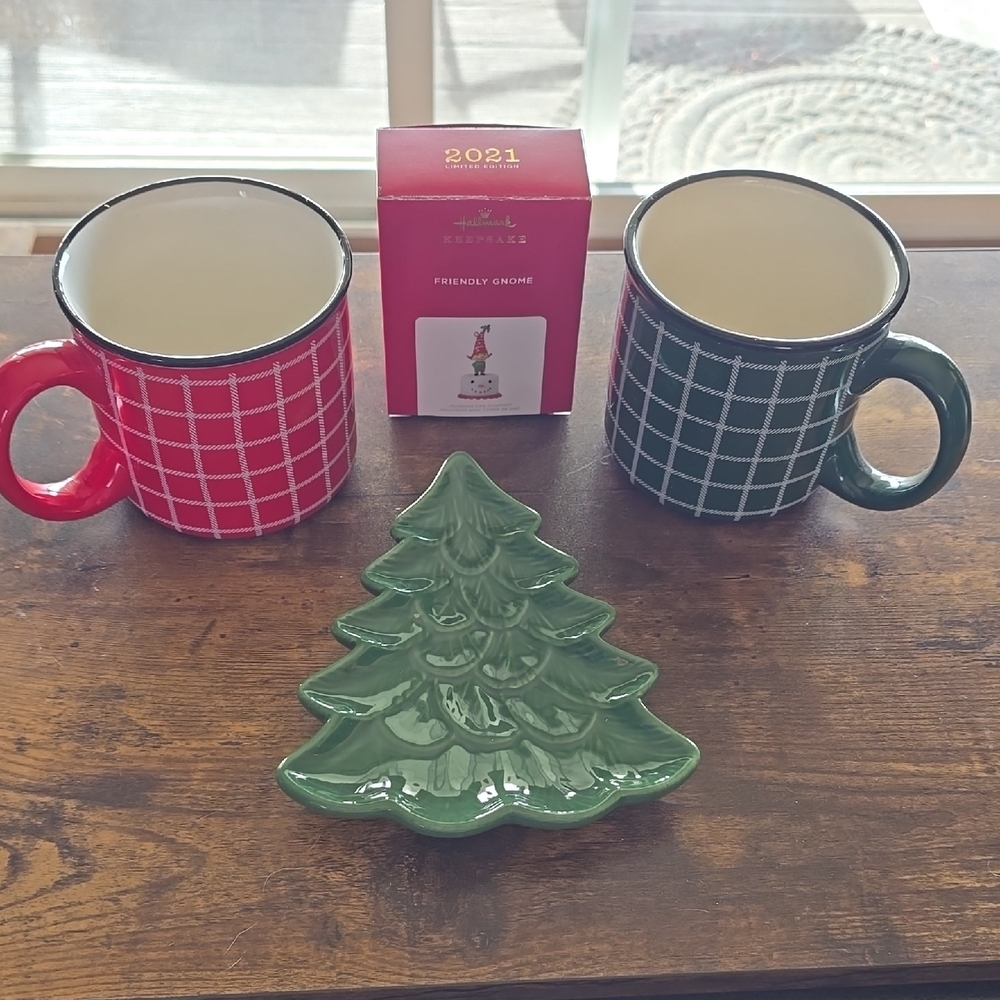 2021 Hallmark Keepsake Holiday Decor Bundle